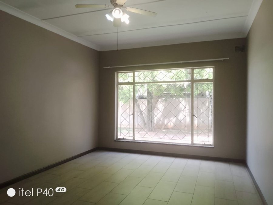 3 Bedroom Property for Sale in Sonneveld Gauteng