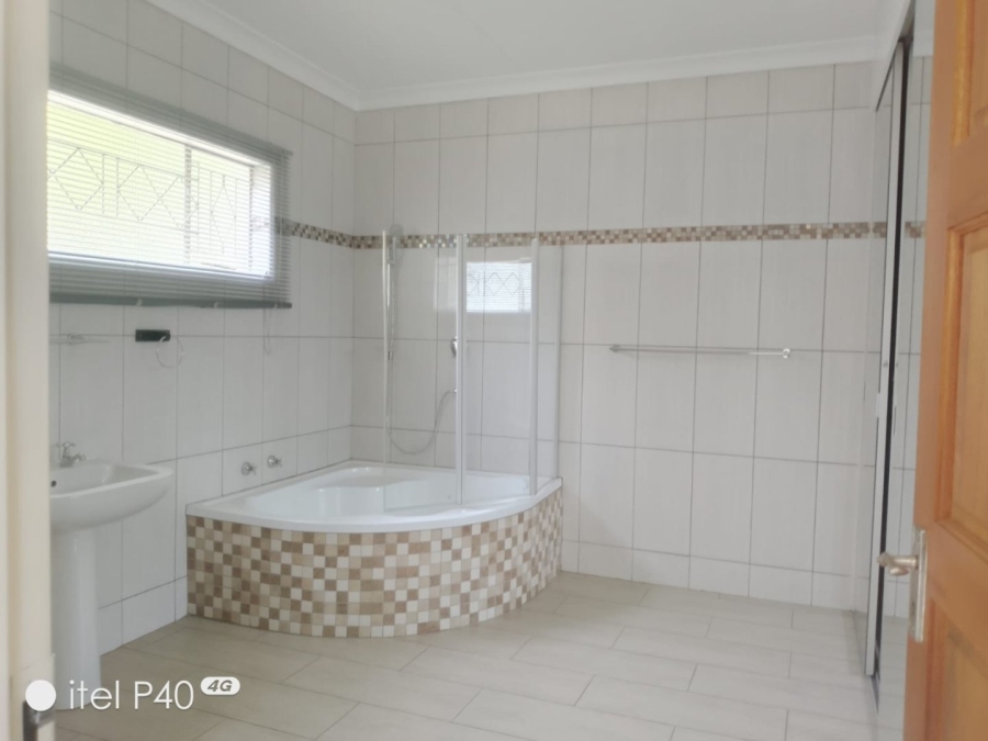 3 Bedroom Property for Sale in Sonneveld Gauteng