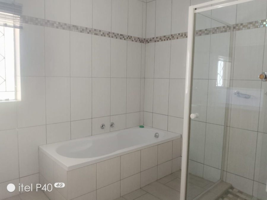 3 Bedroom Property for Sale in Sonneveld Gauteng