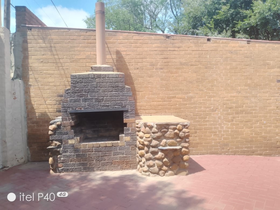 3 Bedroom Property for Sale in Sonneveld Gauteng