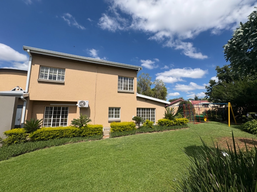 4 Bedroom Property for Sale in Garsfontein Gauteng