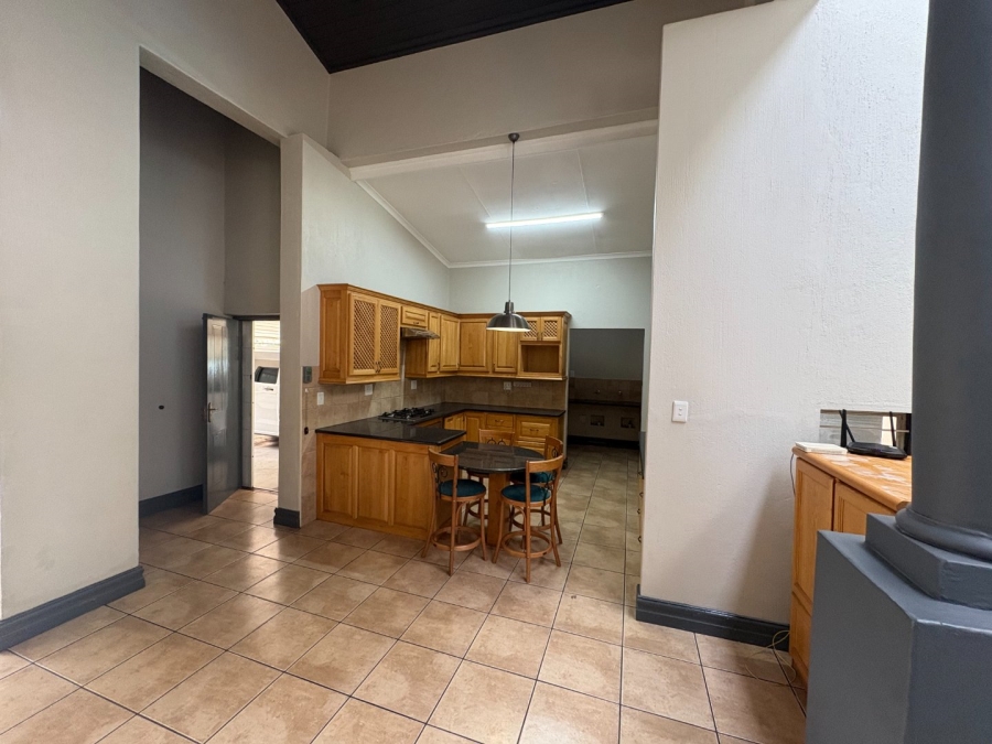 4 Bedroom Property for Sale in Garsfontein Gauteng