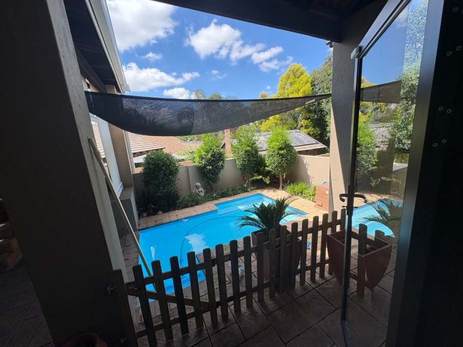 4 Bedroom Property for Sale in Garsfontein Gauteng