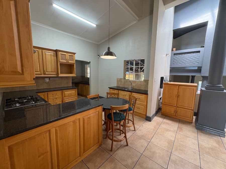 4 Bedroom Property for Sale in Garsfontein Gauteng