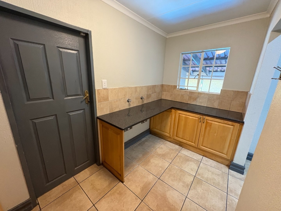 4 Bedroom Property for Sale in Garsfontein Gauteng