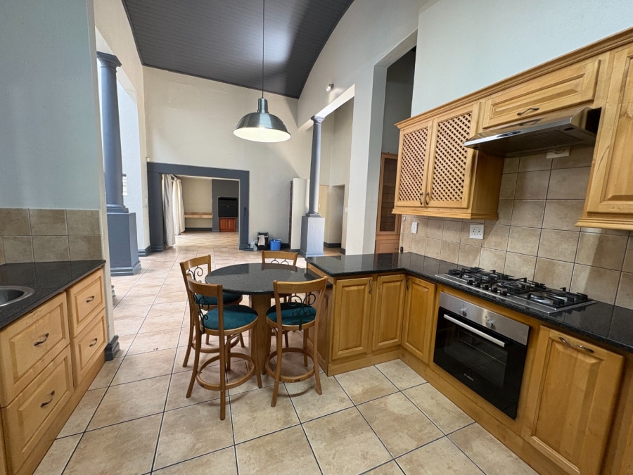 4 Bedroom Property for Sale in Garsfontein Gauteng