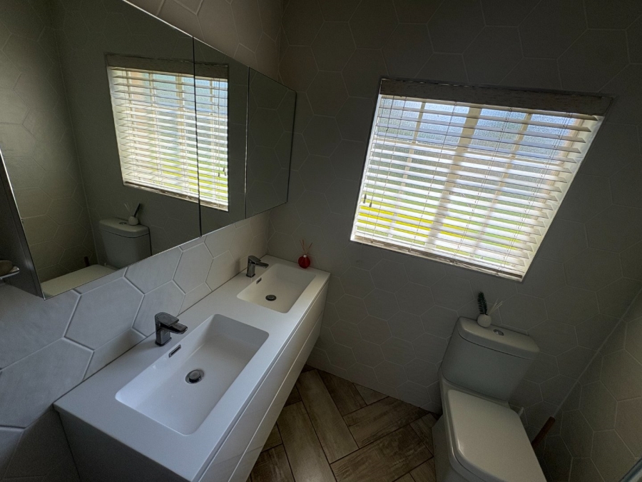 4 Bedroom Property for Sale in Garsfontein Gauteng