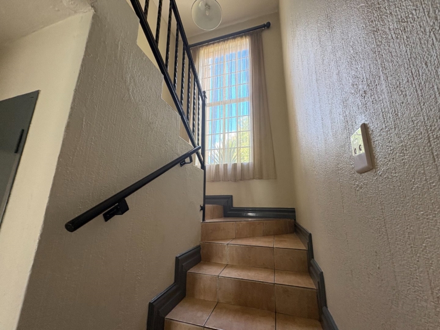 4 Bedroom Property for Sale in Garsfontein Gauteng