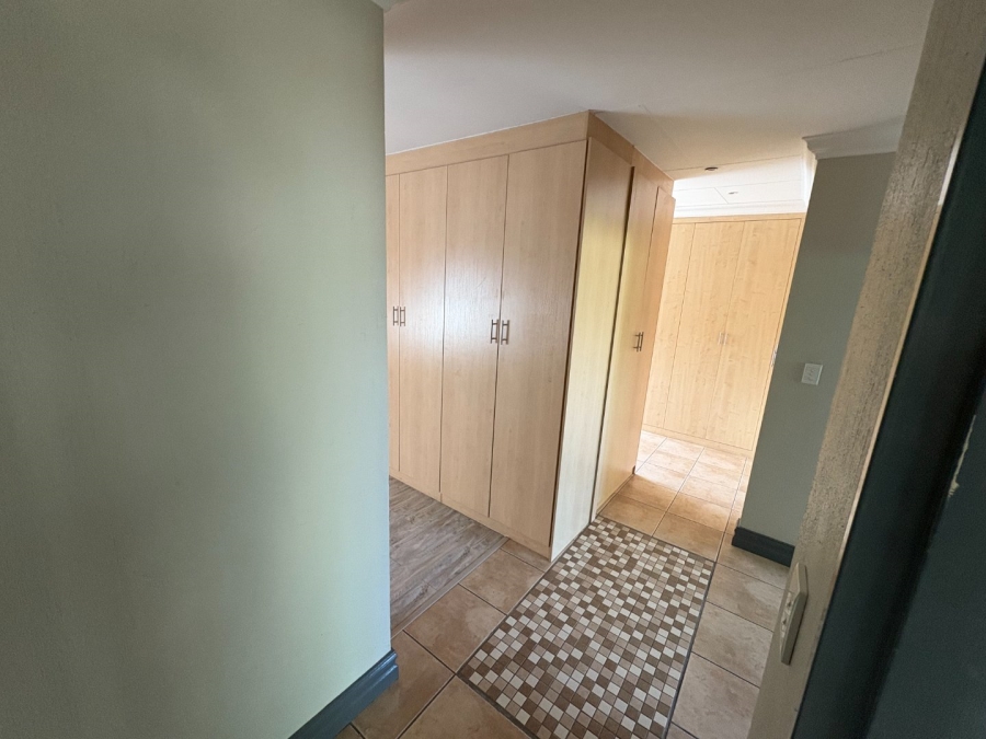 4 Bedroom Property for Sale in Garsfontein Gauteng