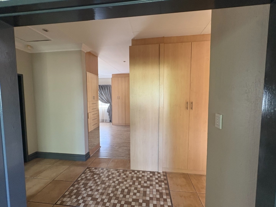 4 Bedroom Property for Sale in Garsfontein Gauteng