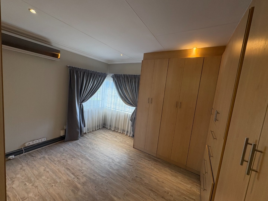 4 Bedroom Property for Sale in Garsfontein Gauteng