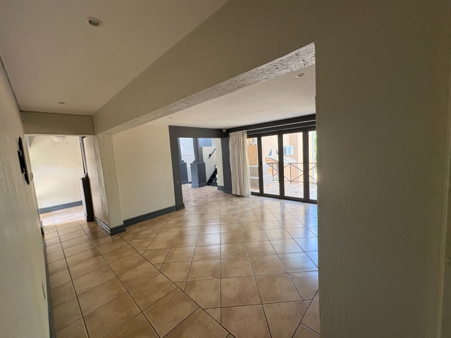 4 Bedroom Property for Sale in Garsfontein Gauteng
