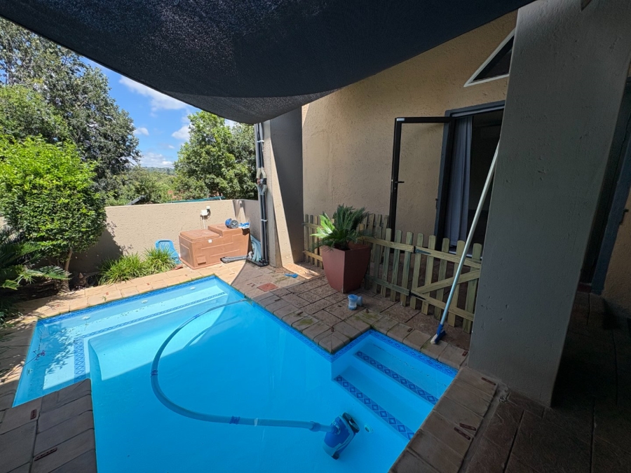 4 Bedroom Property for Sale in Garsfontein Gauteng