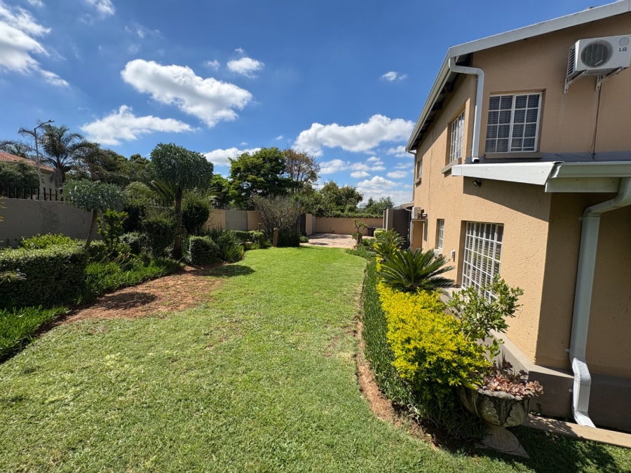 4 Bedroom Property for Sale in Garsfontein Gauteng