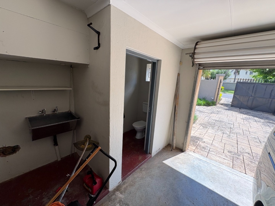 4 Bedroom Property for Sale in Garsfontein Gauteng