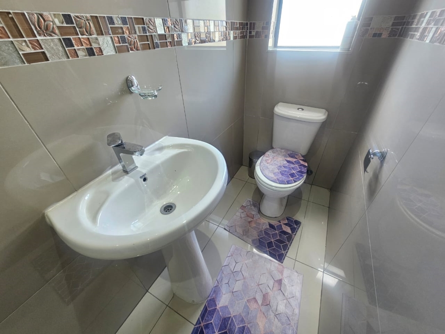 To Let 2 Bedroom Property for Rent in Groenkloof Gauteng