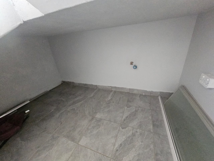 To Let 2 Bedroom Property for Rent in Groenkloof Gauteng