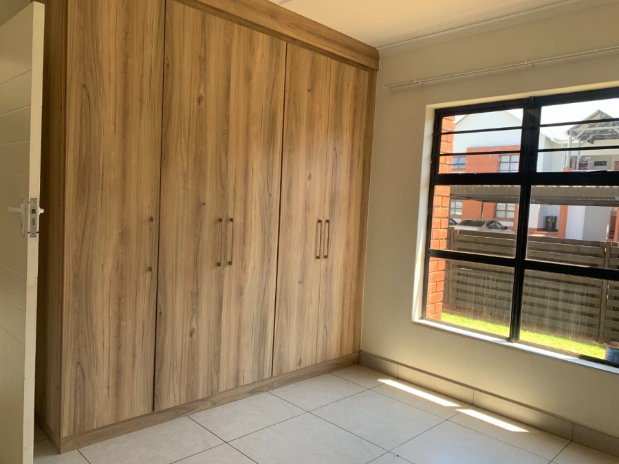 To Let 3 Bedroom Property for Rent in Glen Marais Gauteng