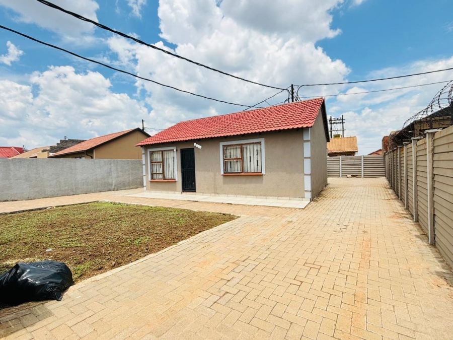 2 Bedroom Property for Sale in Palm Springs Gauteng