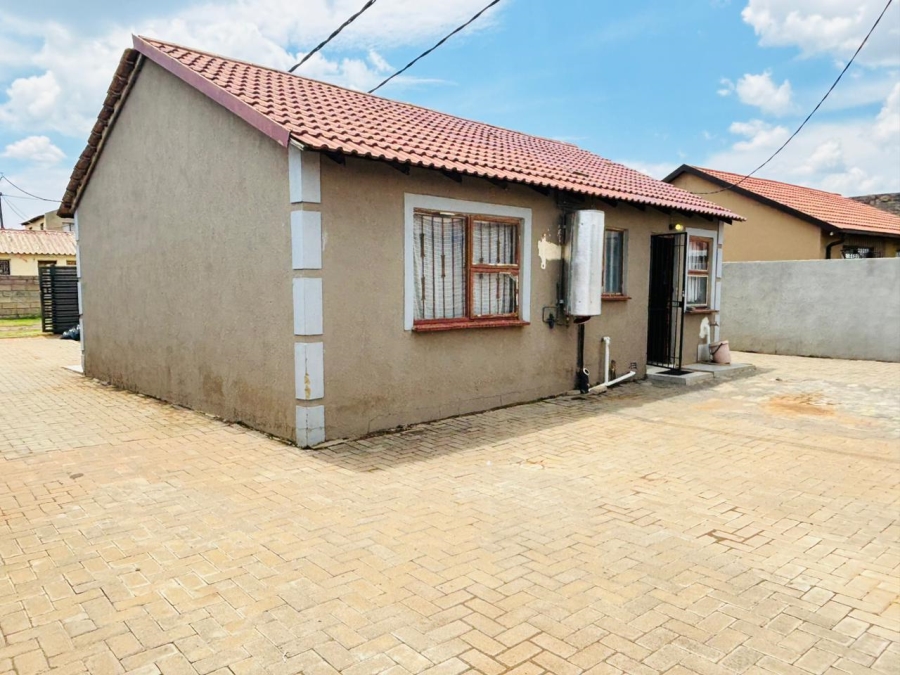 2 Bedroom Property for Sale in Palm Springs Gauteng