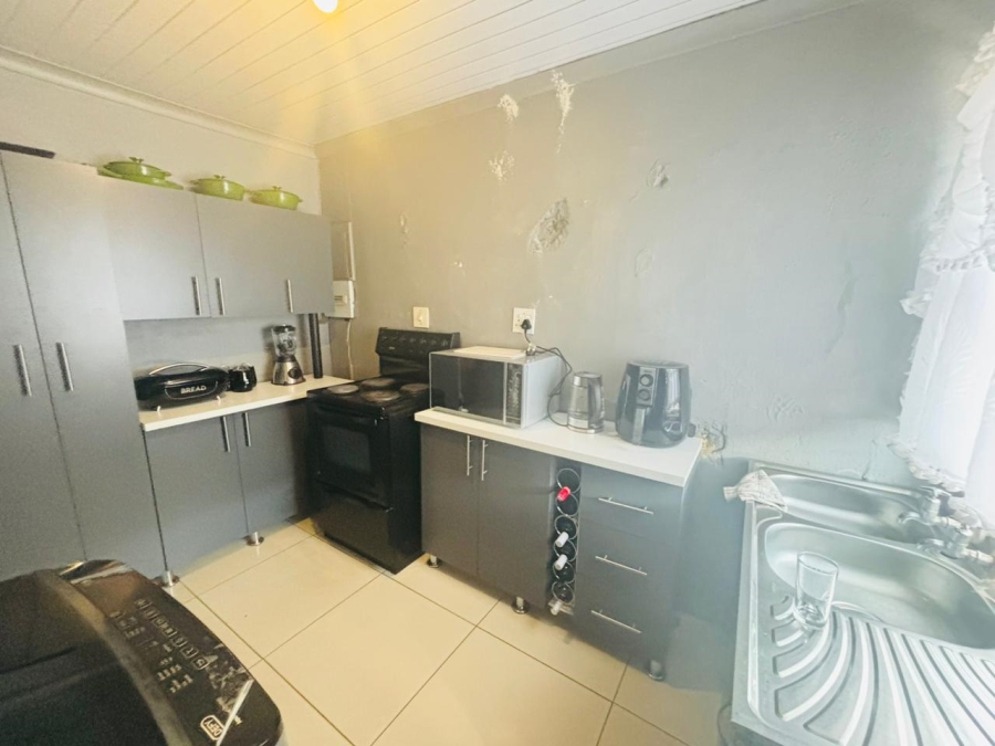 2 Bedroom Property for Sale in Palm Springs Gauteng