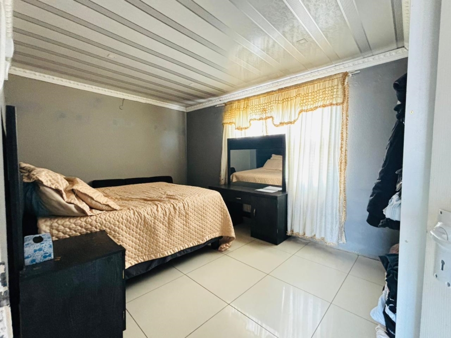 2 Bedroom Property for Sale in Palm Springs Gauteng