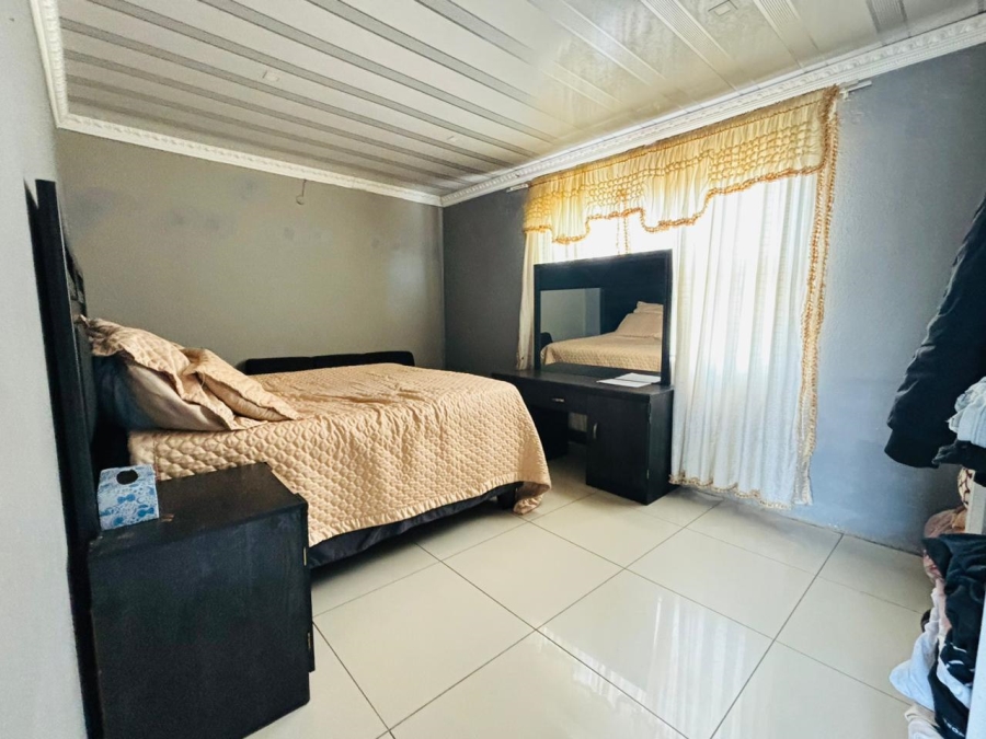 2 Bedroom Property for Sale in Palm Springs Gauteng