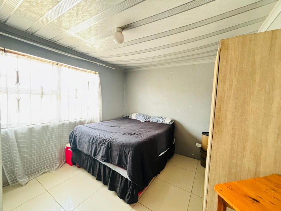 2 Bedroom Property for Sale in Palm Springs Gauteng