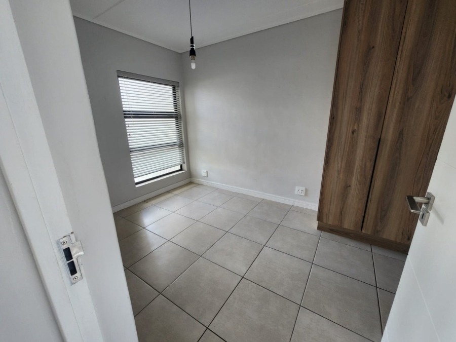 To Let 2 Bedroom Property for Rent in Aspen Hills Gauteng