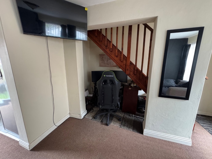 2 Bedroom Property for Sale in Van Riebeeck Park Gauteng