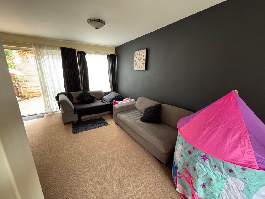 2 Bedroom Property for Sale in Van Riebeeck Park Gauteng