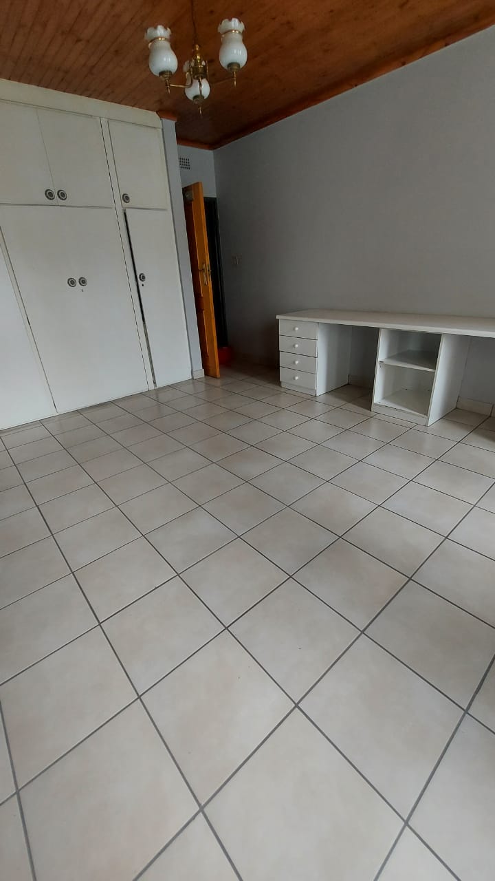  Bedroom Property for Sale in Freeway Park Gauteng