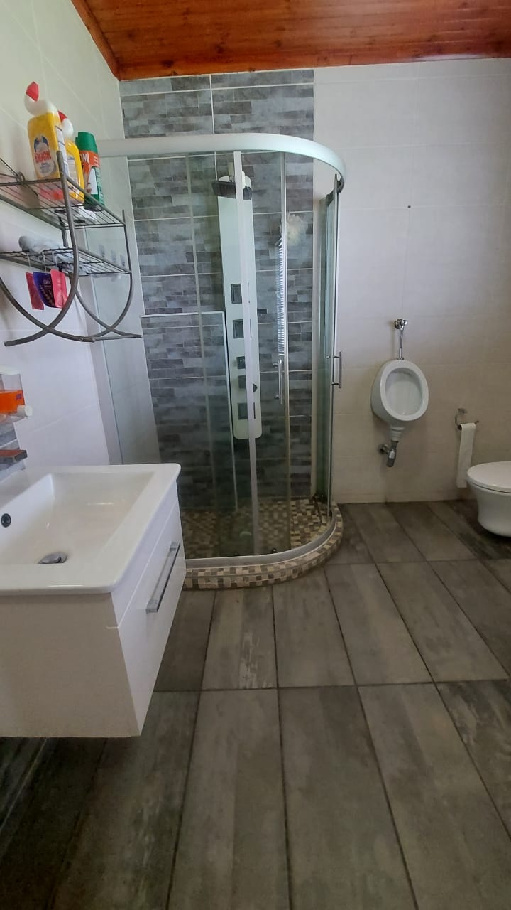  Bedroom Property for Sale in Freeway Park Gauteng