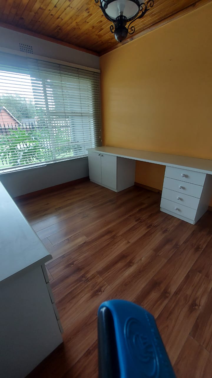  Bedroom Property for Sale in Freeway Park Gauteng