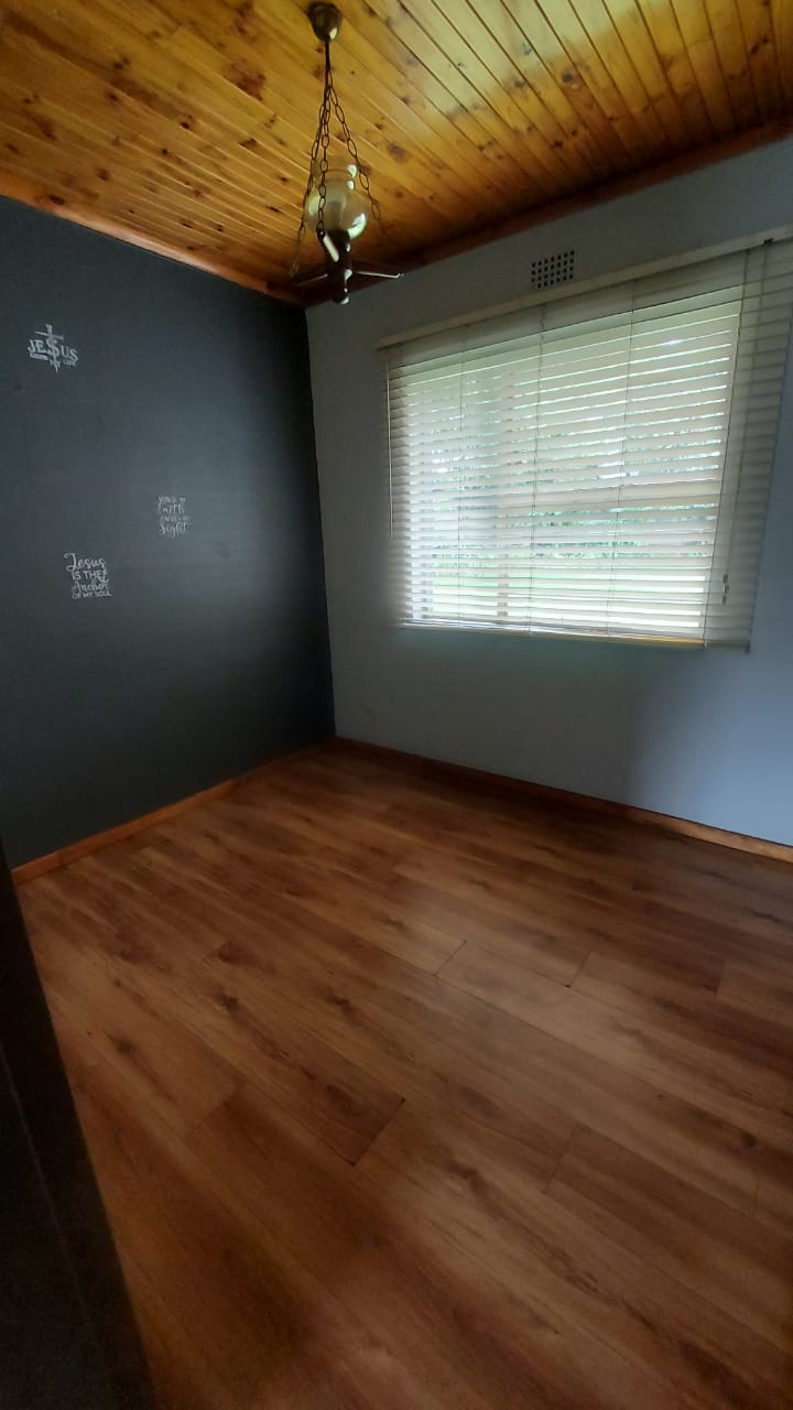  Bedroom Property for Sale in Freeway Park Gauteng