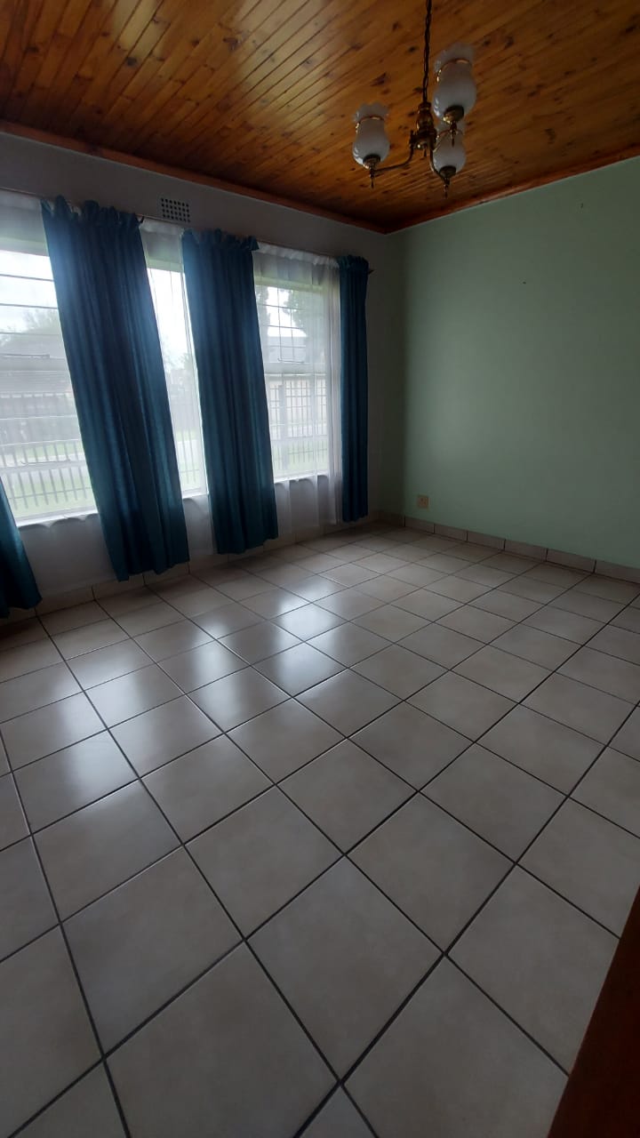  Bedroom Property for Sale in Freeway Park Gauteng
