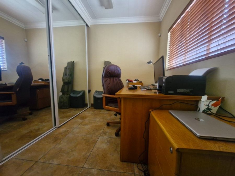4 Bedroom Property for Sale in Sunward Park Gauteng