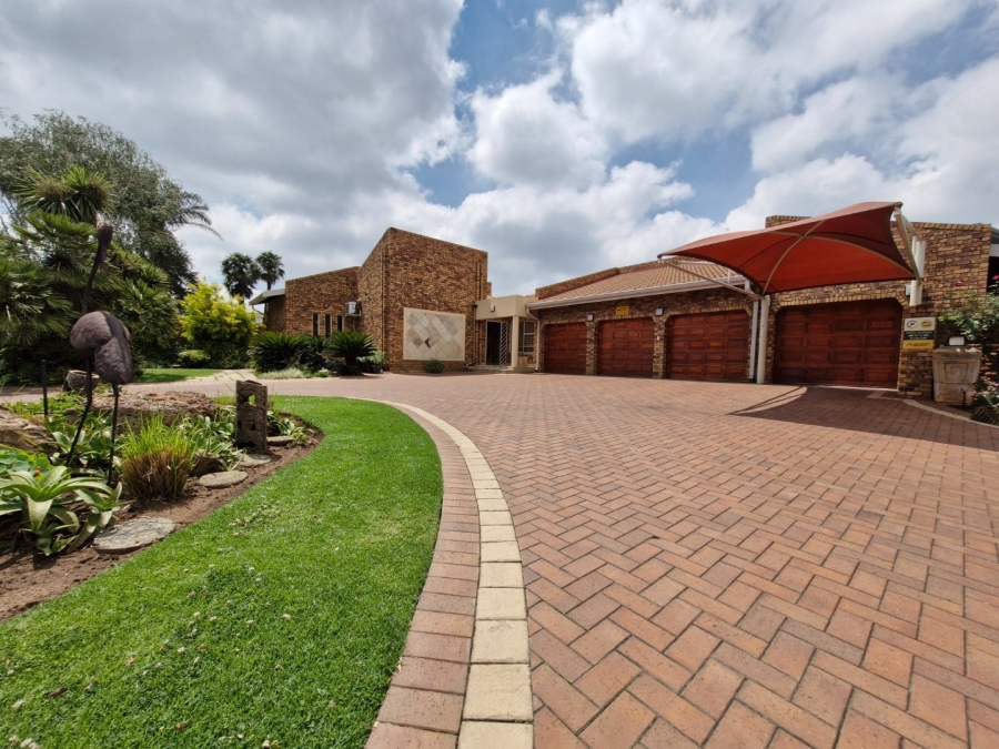 4 Bedroom Property for Sale in Sunward Park Gauteng