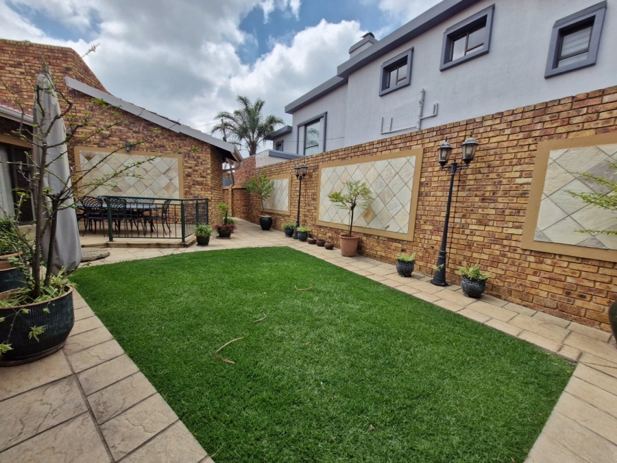 4 Bedroom Property for Sale in Sunward Park Gauteng