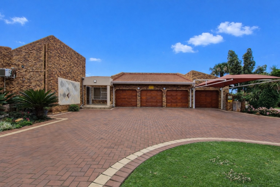 4 Bedroom Property for Sale in Sunward Park Gauteng