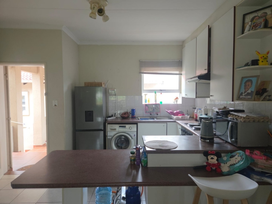 To Let 2 Bedroom Property for Rent in Sunnyridge Gauteng