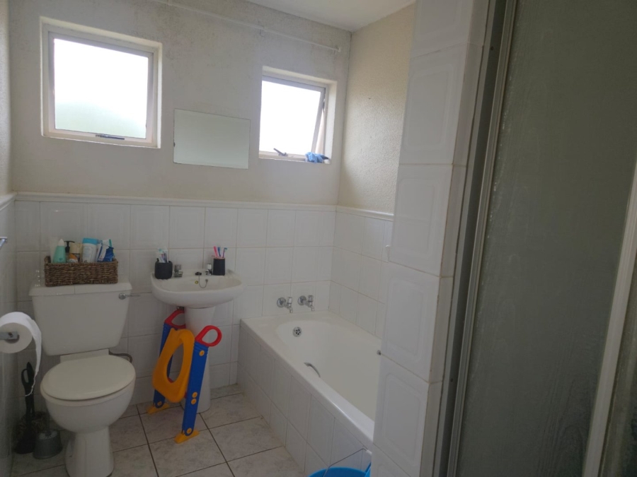 To Let 2 Bedroom Property for Rent in Sunnyridge Gauteng