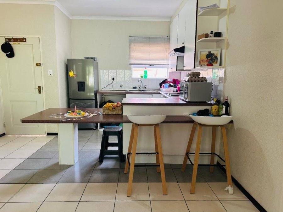 To Let 2 Bedroom Property for Rent in Sunnyridge Gauteng