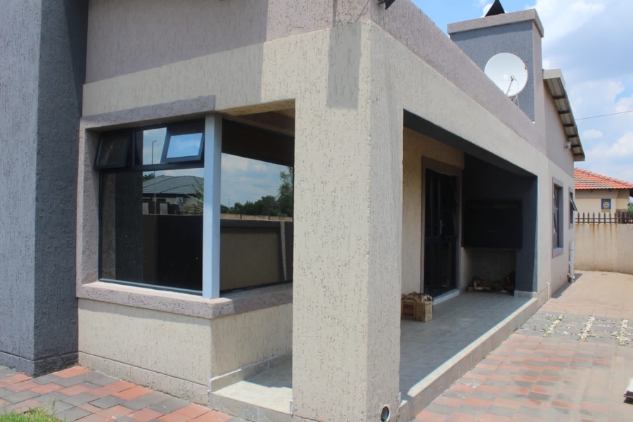 3 Bedroom Property for Sale in Selcourt Gauteng