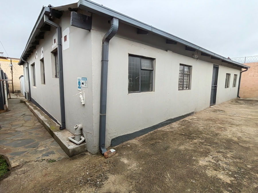 12 Bedroom Property for Sale in Brixton Gauteng