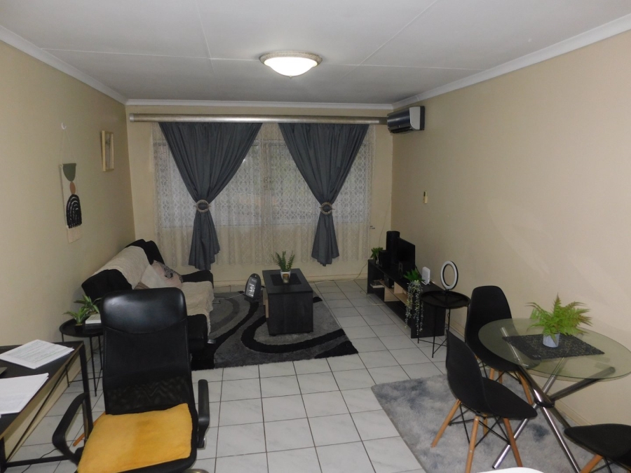 To Let 2 Bedroom Property for Rent in Buccleuch Gauteng