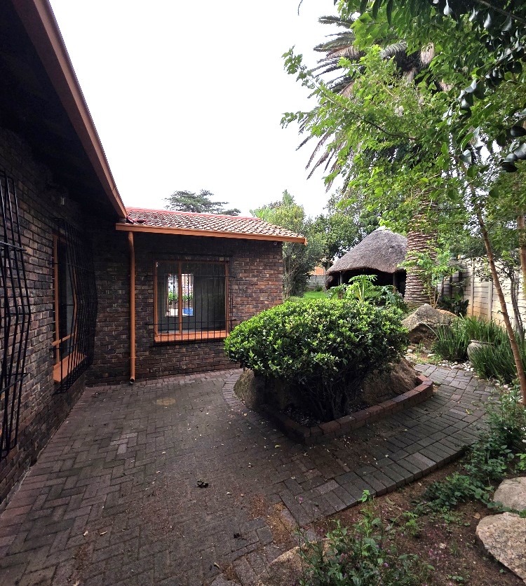 To Let 3 Bedroom Property for Rent in Halfway Gardens Gauteng