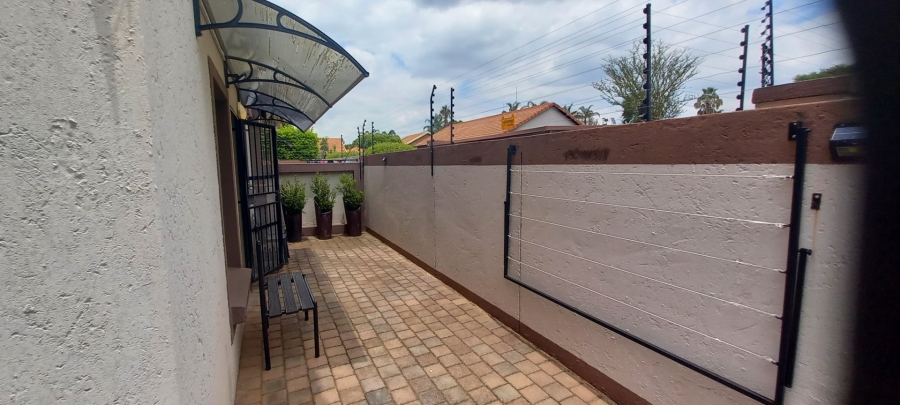 2 Bedroom Property for Sale in Annlin Gauteng