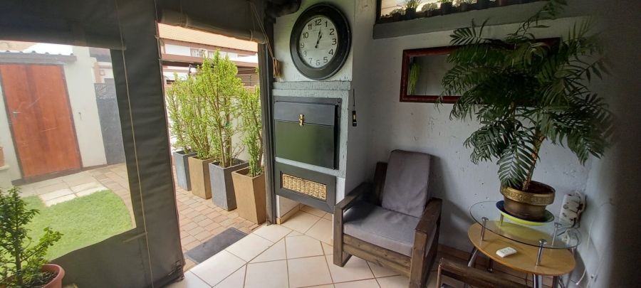 2 Bedroom Property for Sale in Annlin Gauteng