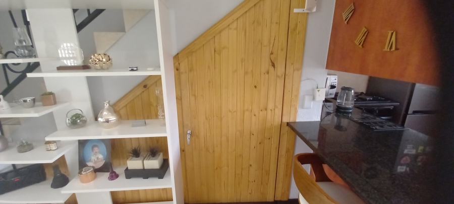 2 Bedroom Property for Sale in Annlin Gauteng